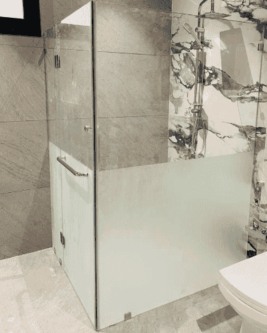 فني زجاج محترف