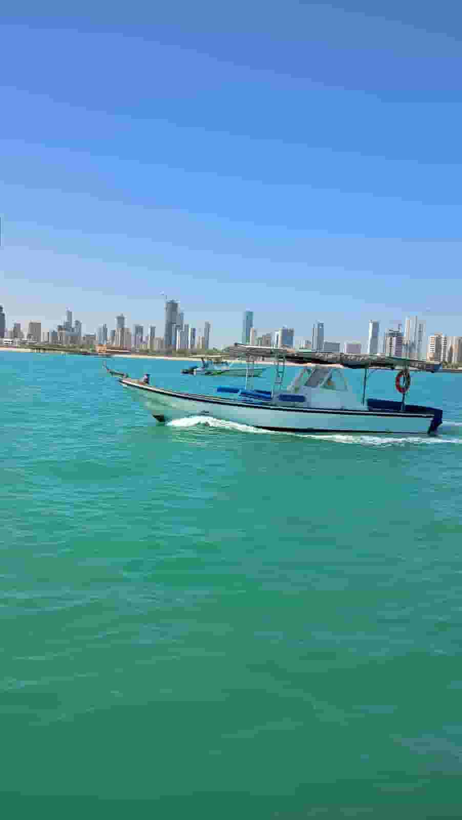 تأجير طراد رحلات بحرية