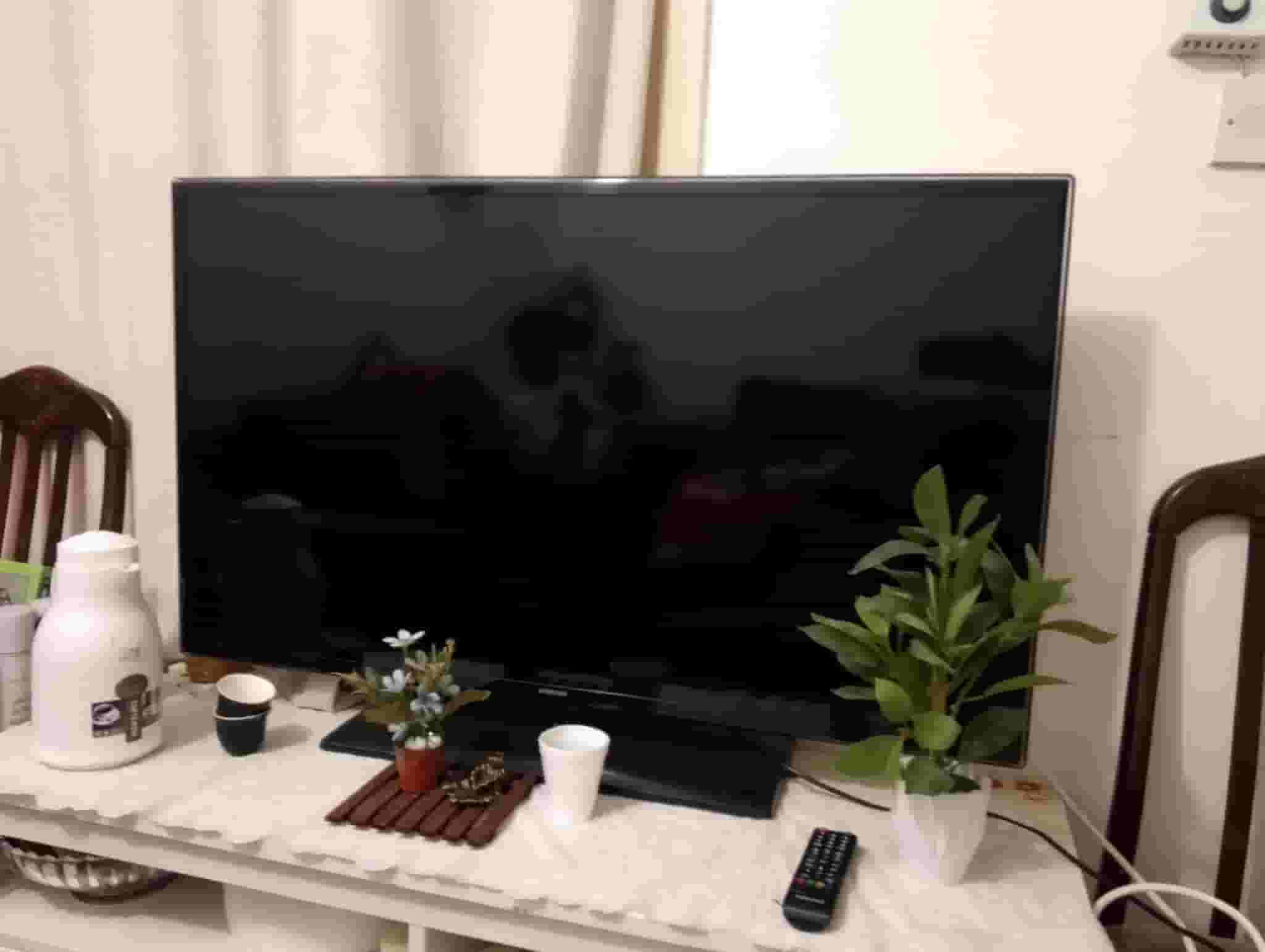 للبيع شاشة سامسونج   للبيع شاشة سامسونج